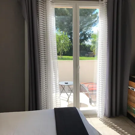 Le Devem De Mirapier Hotel
