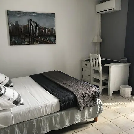 Le Devem De Mirapier Hotel